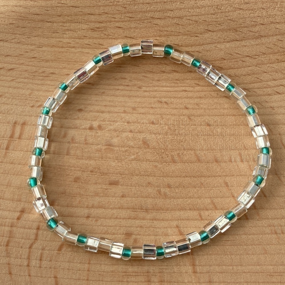 π
ΊStretch Beaded Anklet Silver & Green - Picture 3 of 10